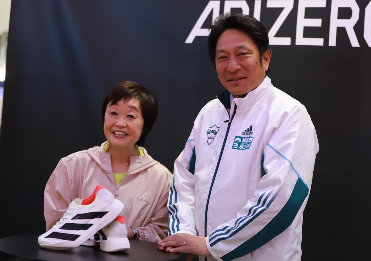 東京マラソンへ向けたイベントに登壇した増田明美さん（左）と青学大・原晋監督（撮影・藤塚大輔）