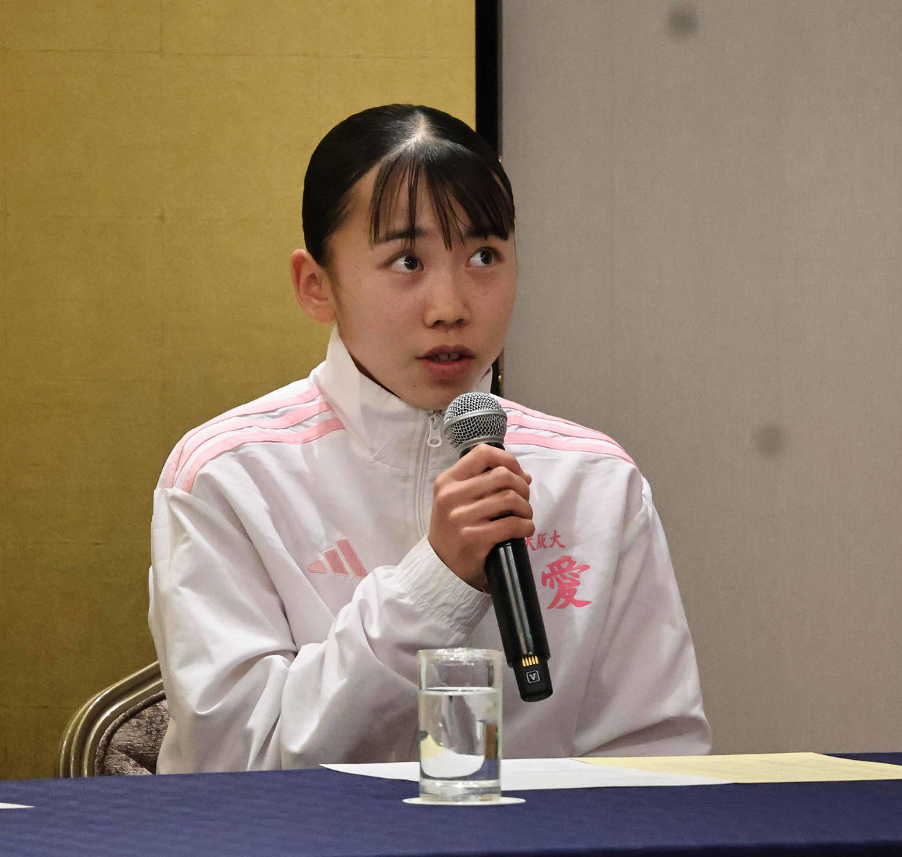 会見に出席した久保凛（撮影・竹本穂乃加）
