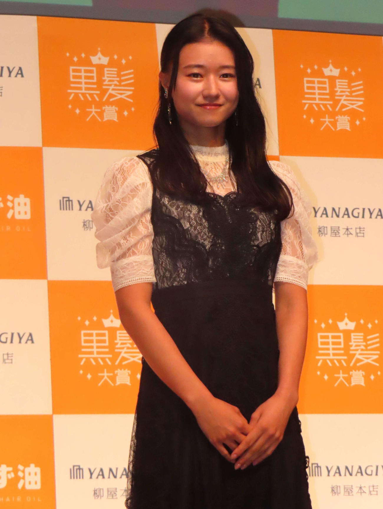 「柳屋あんず油」の「第8回黒髪大賞」授賞式に登壇した田中佑美