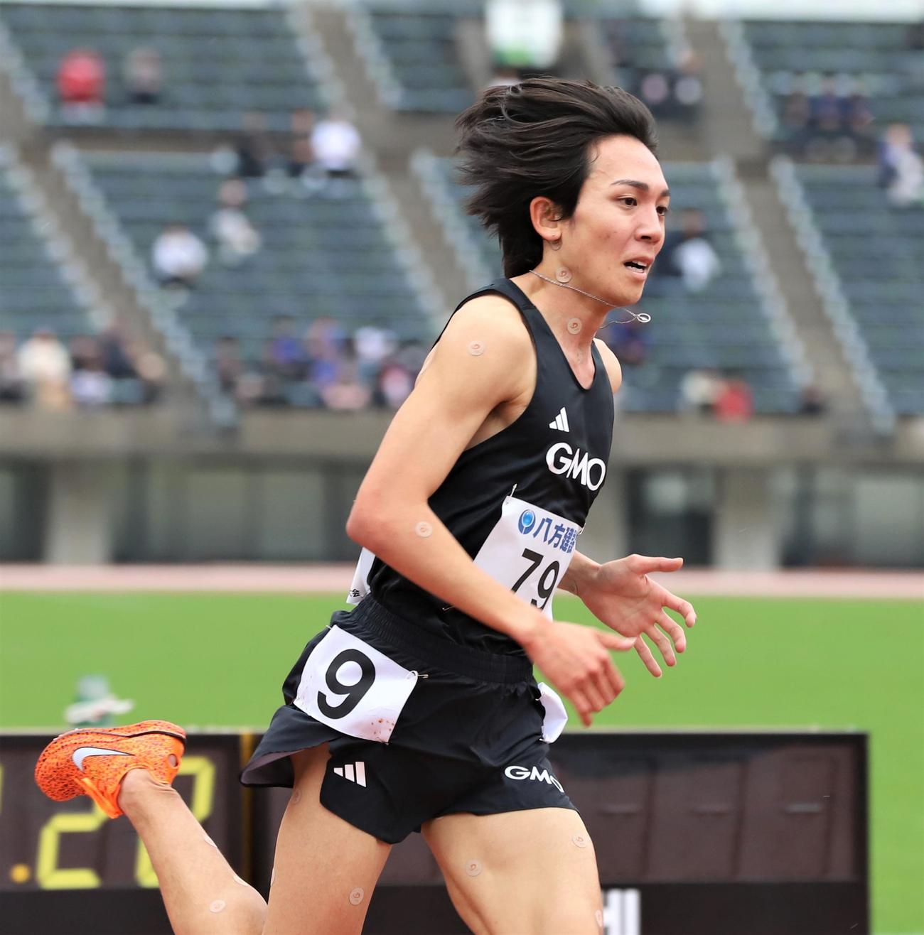 金栗記念選抜陸上中長距離大会　男子5000メートルで力走する鶴川正也（撮影・藤塚大輔）