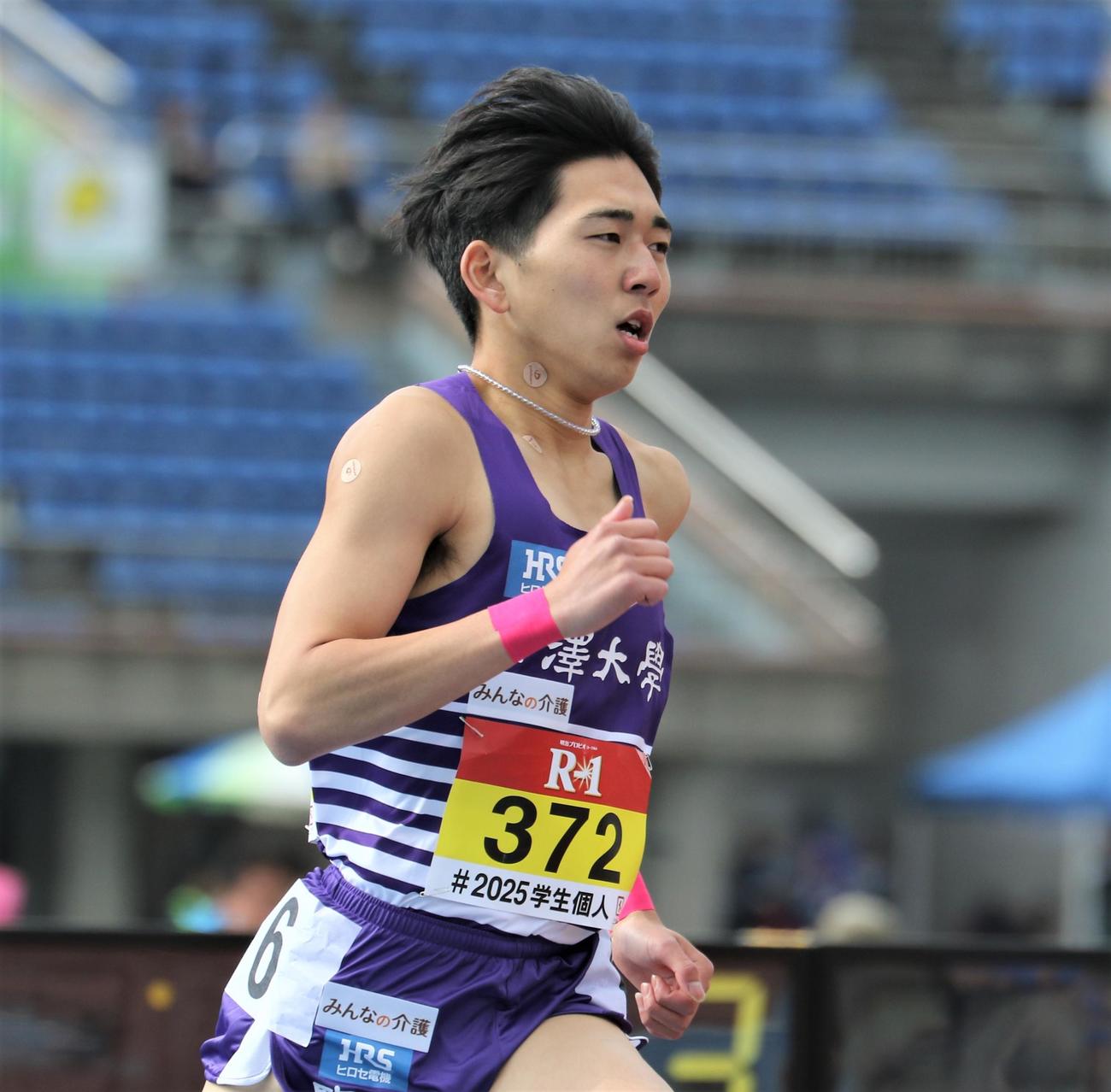 日本学生個人選手権　男子800メートル準決勝で力走する落合（撮影・藤塚大輔）