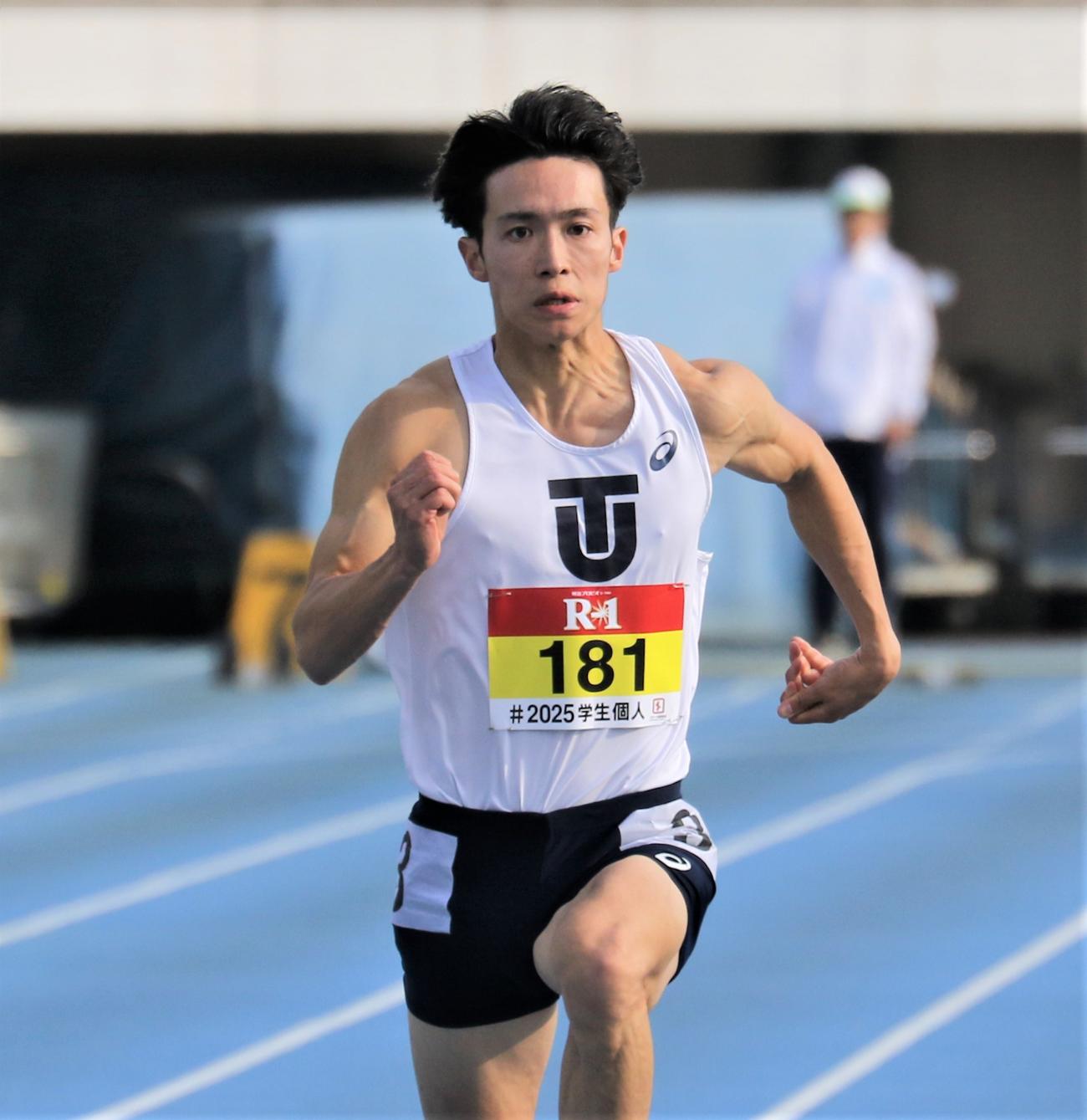 日本学生個人選手権　男子100メートル決勝で力走する大石（撮影・藤塚大輔）