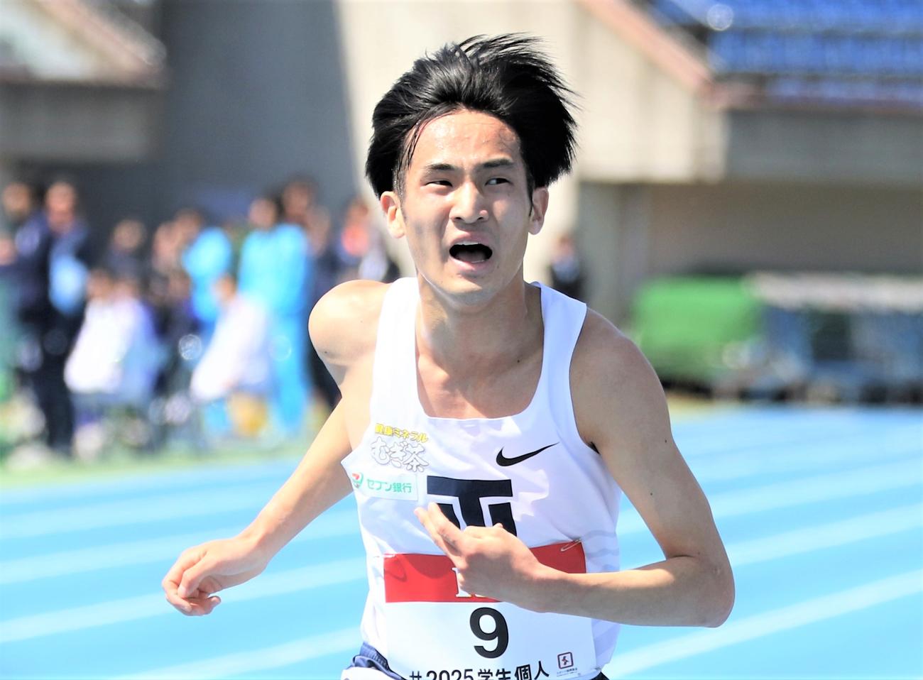 日本学生個人選手権　男子5000メートル決勝で1位となった松井（撮影・藤塚大輔）