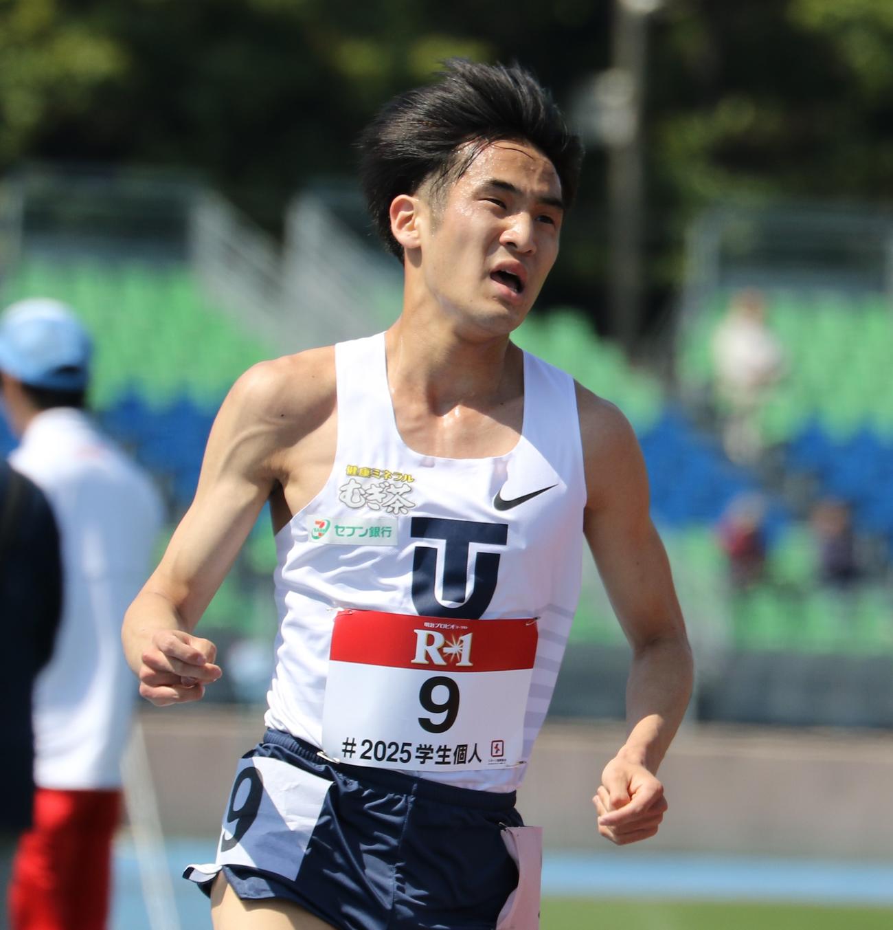 日本学生個人選手権　男子5000メートル決勝で力走する松井（撮影・藤塚大輔）