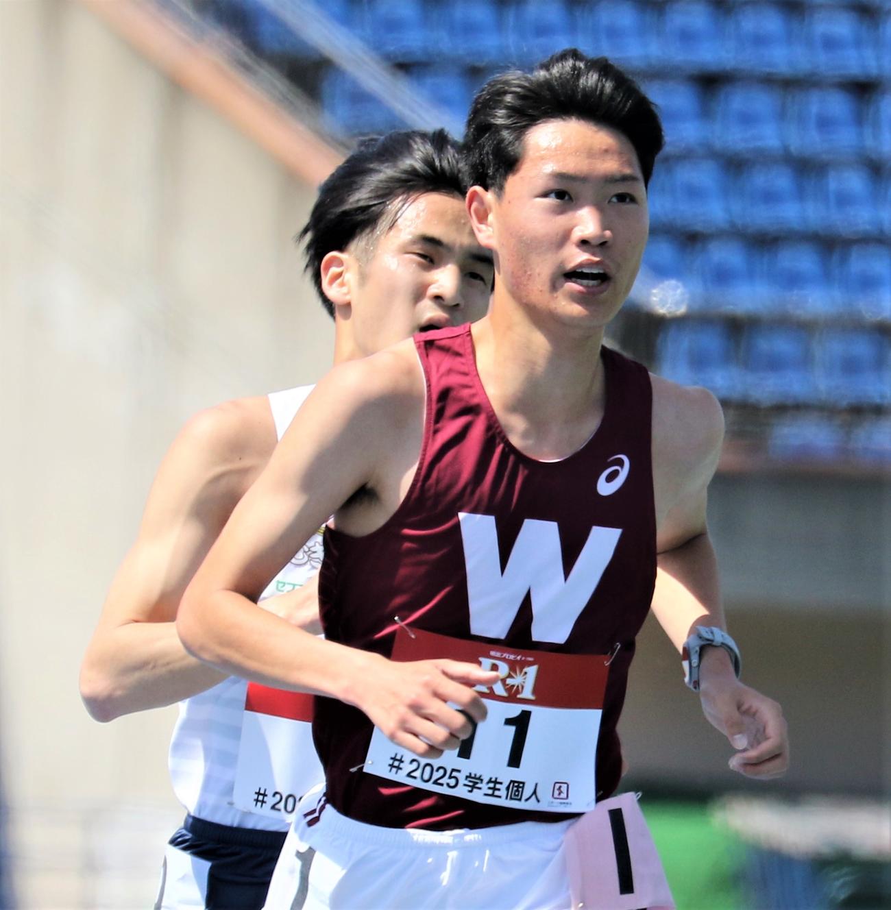 日本学生個人選手権　男子5000メートル決勝で力走する鈴木（撮影・藤塚大輔）