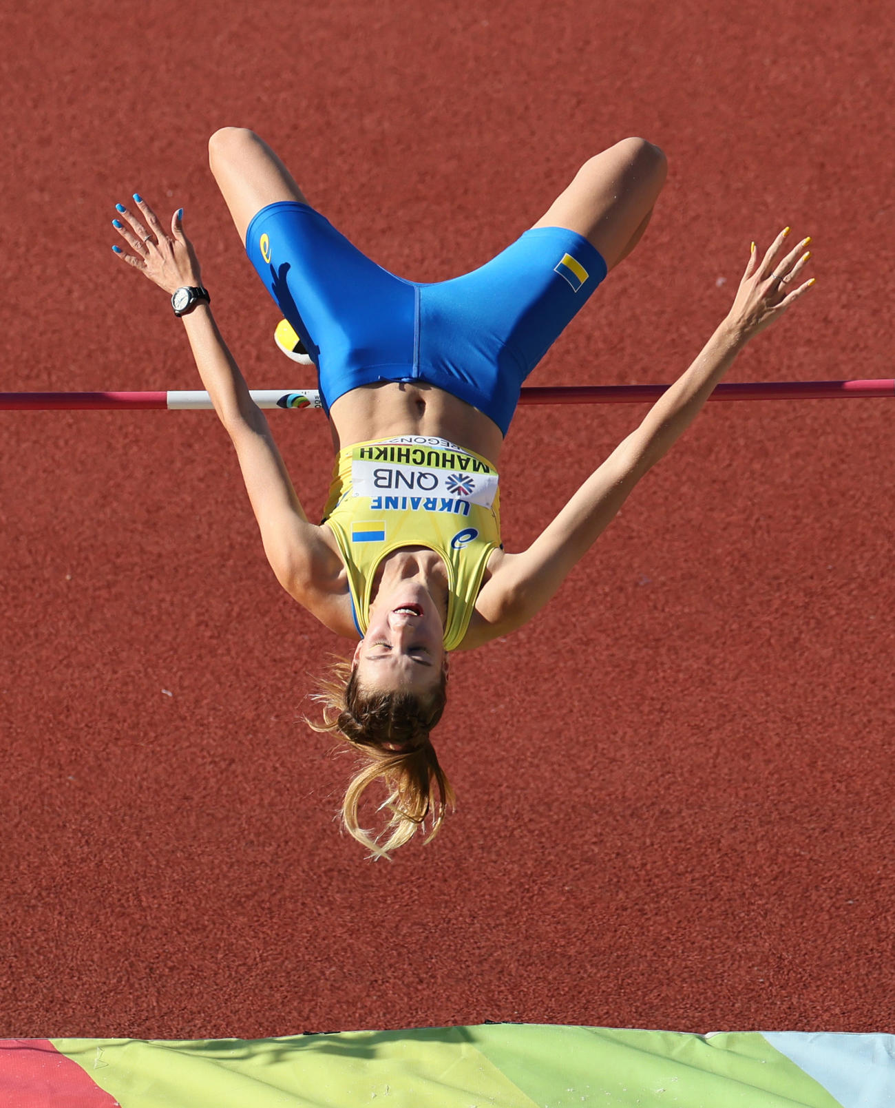 2022年7月19日、世界陸上選手権　第5日　女子走り高跳び決勝で1メートル89をクリアするウクライナのマフチフ