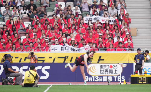 女子やり投げ　6投目を投じる北口（撮影・鈴木みどり）