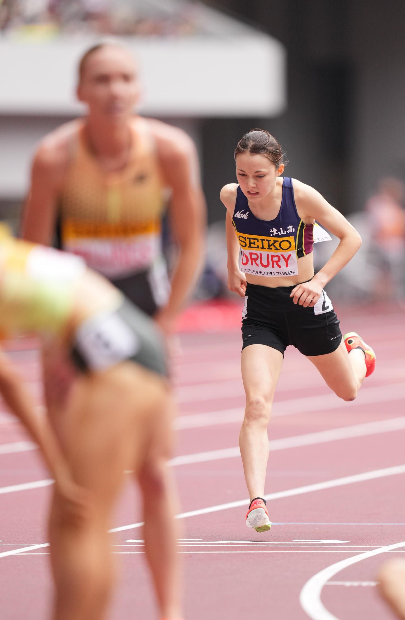 女子1500メートル　ゴールするドルーリー朱瑛（撮影・鈴木みどり）