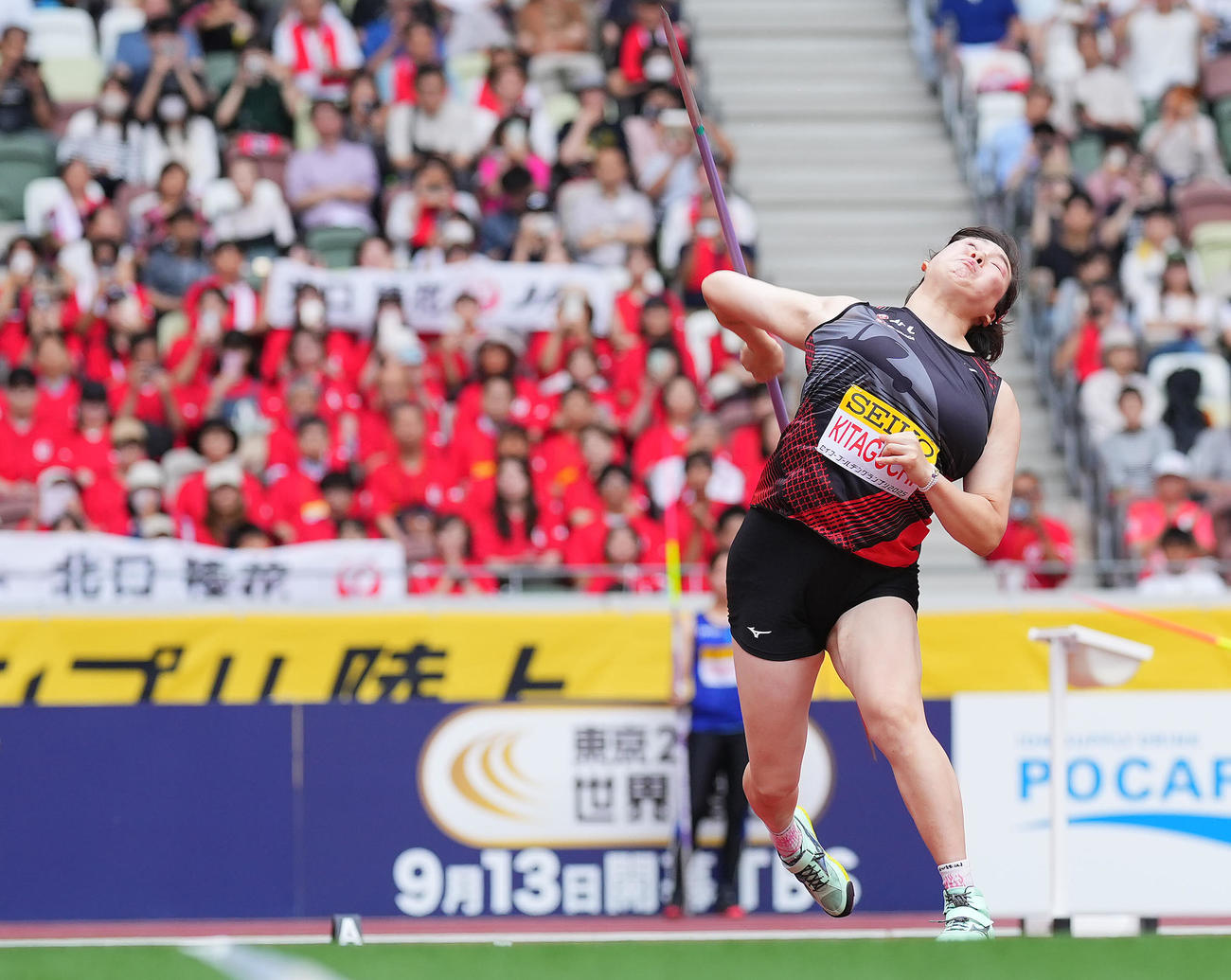 女子やり投げ、力投する北口（撮影・垰建太）