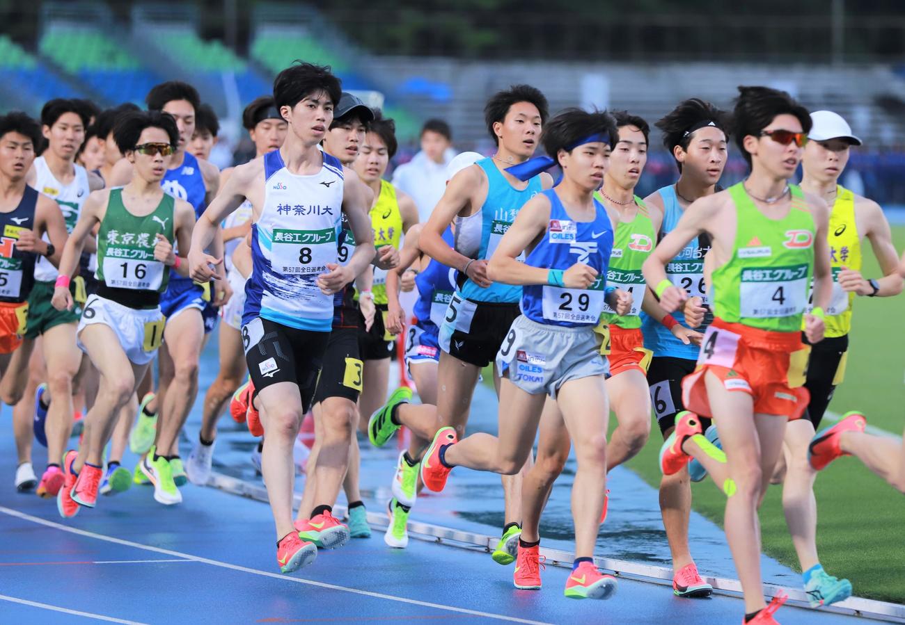 全日本大学駅伝関東学連推薦校選考会の1組目の様子（撮影・藤塚大輔）