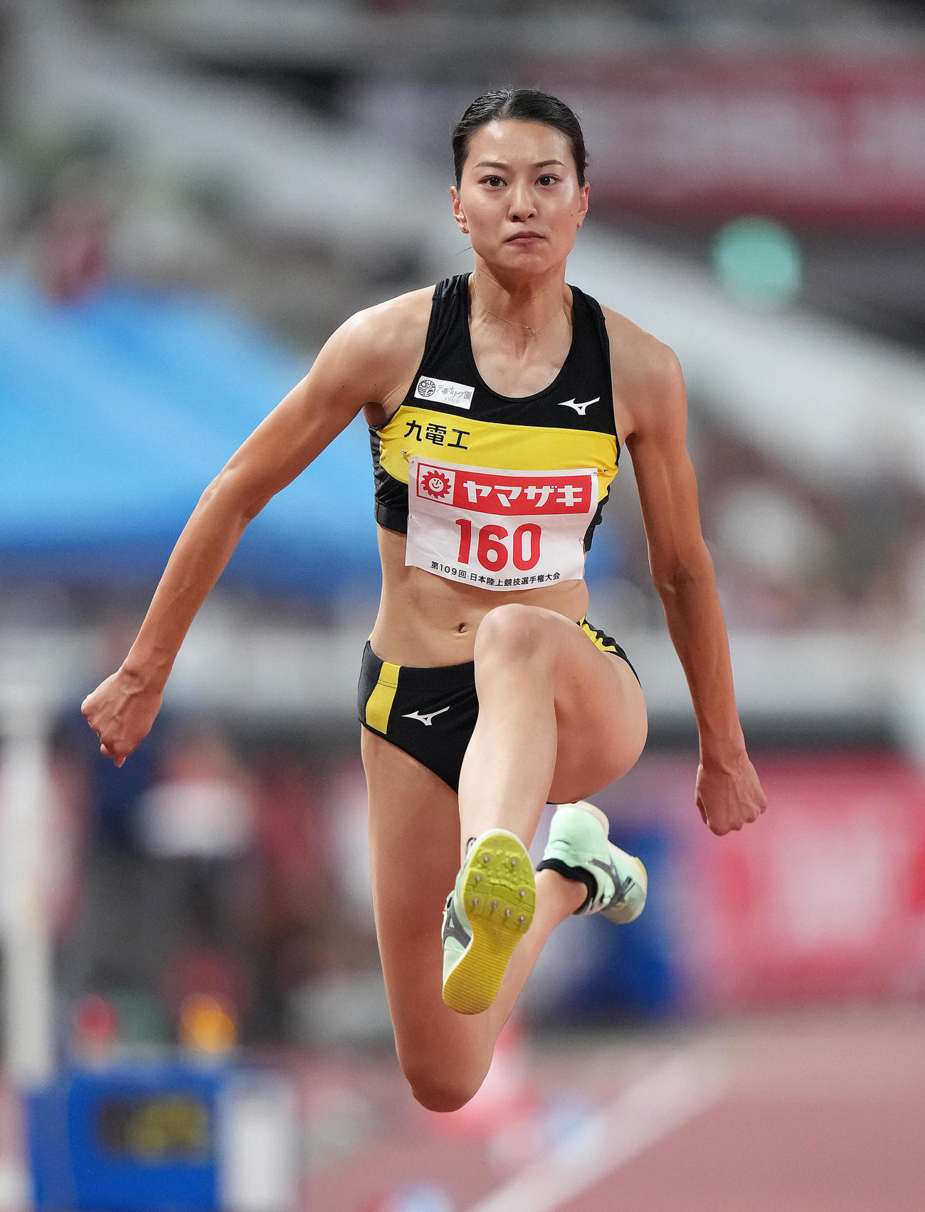 女子三段跳びで優勝した高島（撮影・足立雅史）