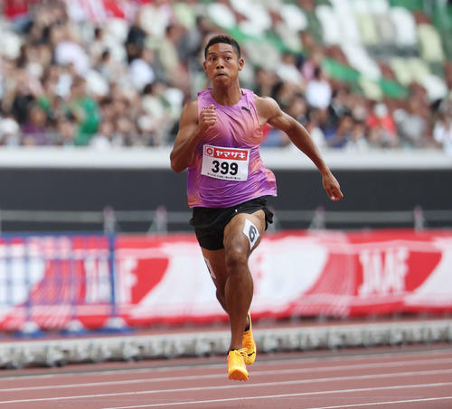 男子100メートル予選　力走するサニブラウン（撮影・宮地輝）