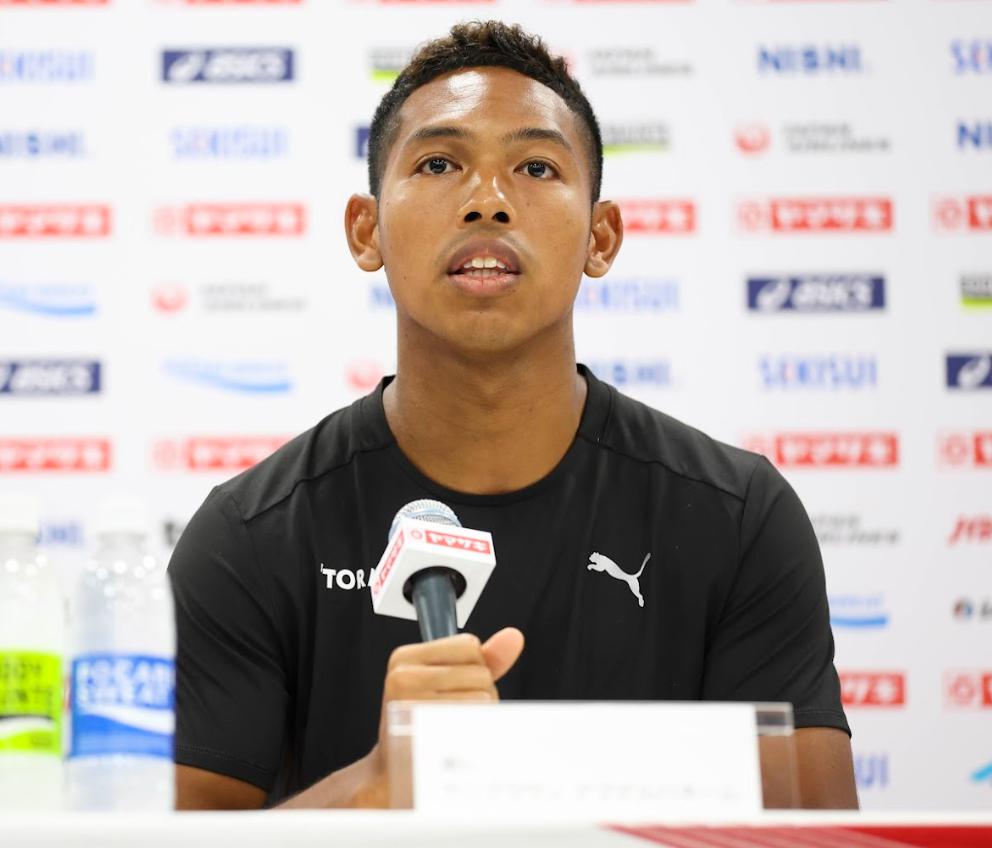 陸上日本選手権の前日会見に登壇した男子100メートルのサニブラウン（日本陸連提供）