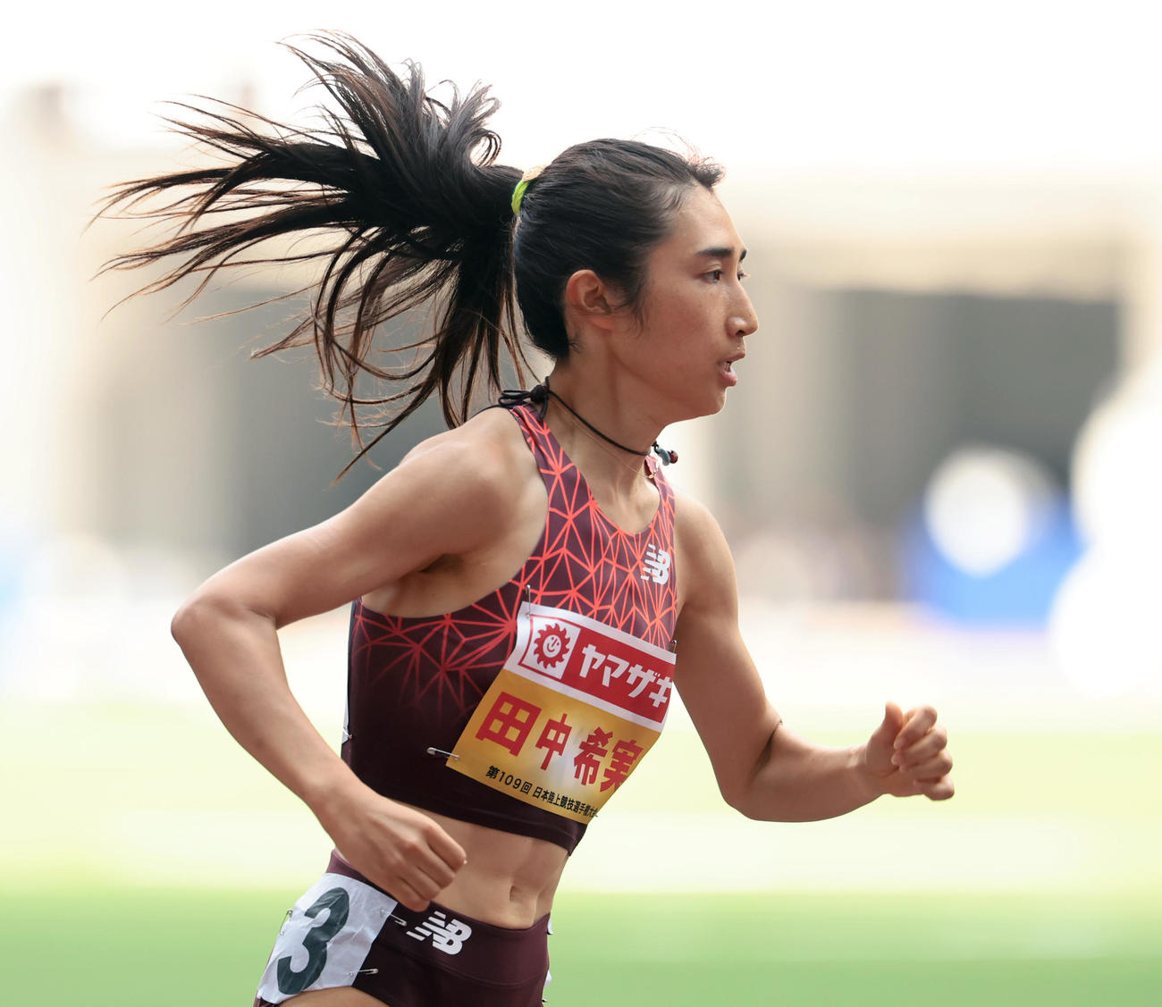 女子1500メートル予選1組で力走する田中希実（代表撮影）
