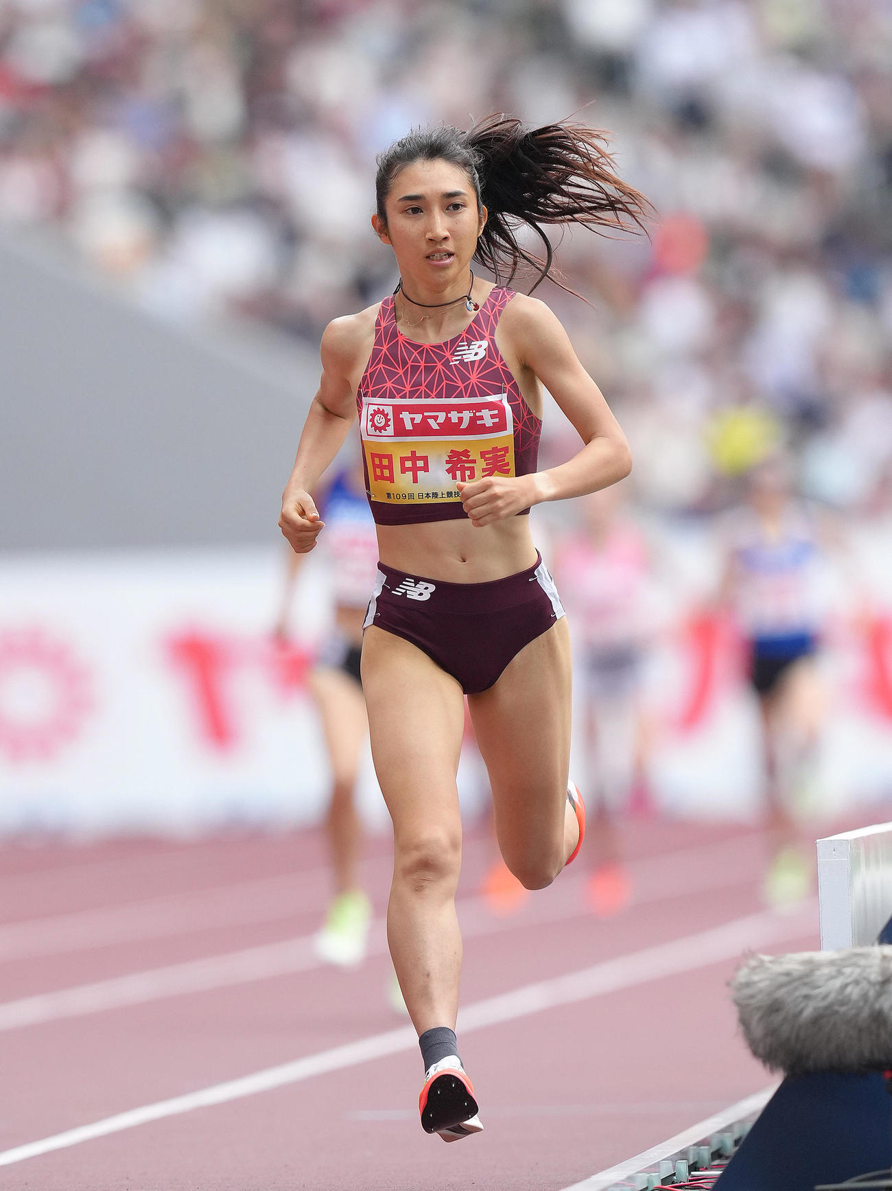 女子1500メートル予選1組を1着でゴールした田中（撮影・足立雅史）