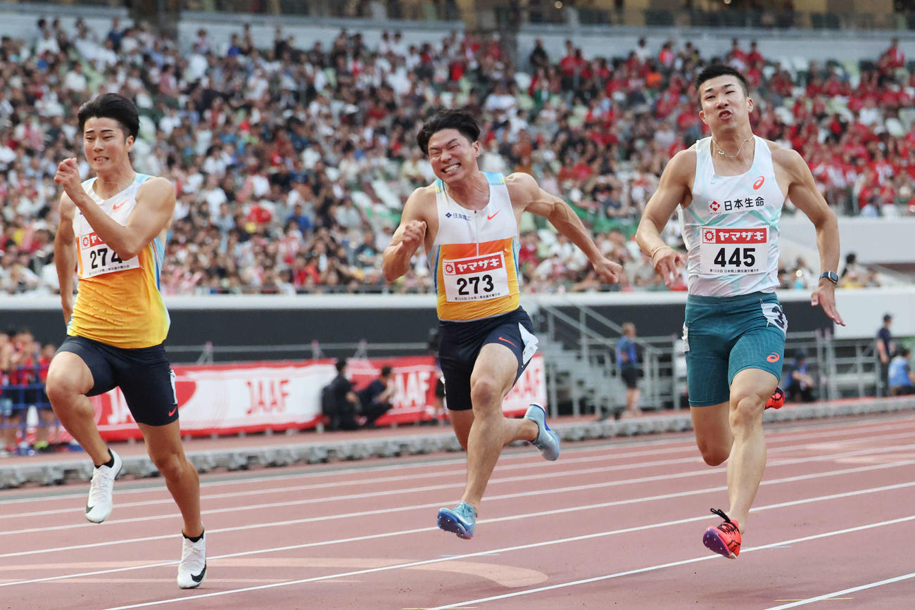 男子100メートル決勝　力走する多田（左）、小池（中央）、桐生（撮影・宮地輝）
