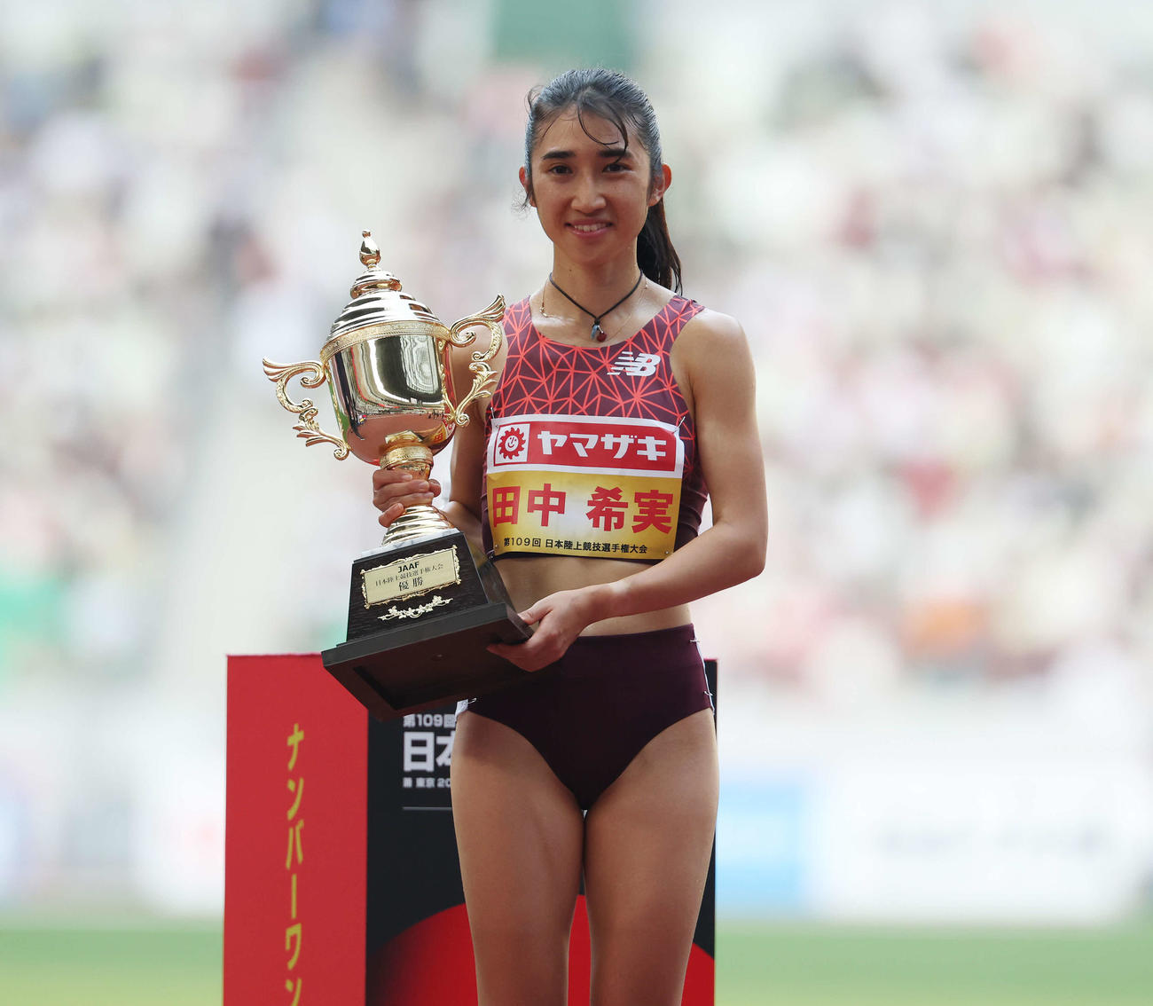 女子1500メートル決勝　優勝した田中（撮影・宮地輝）