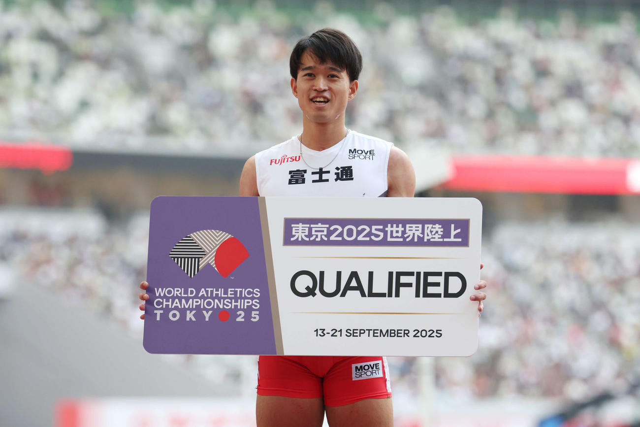 男子400メートル障害決勝　世界選手権代表内定を決めた井之上（撮影・宮地輝）