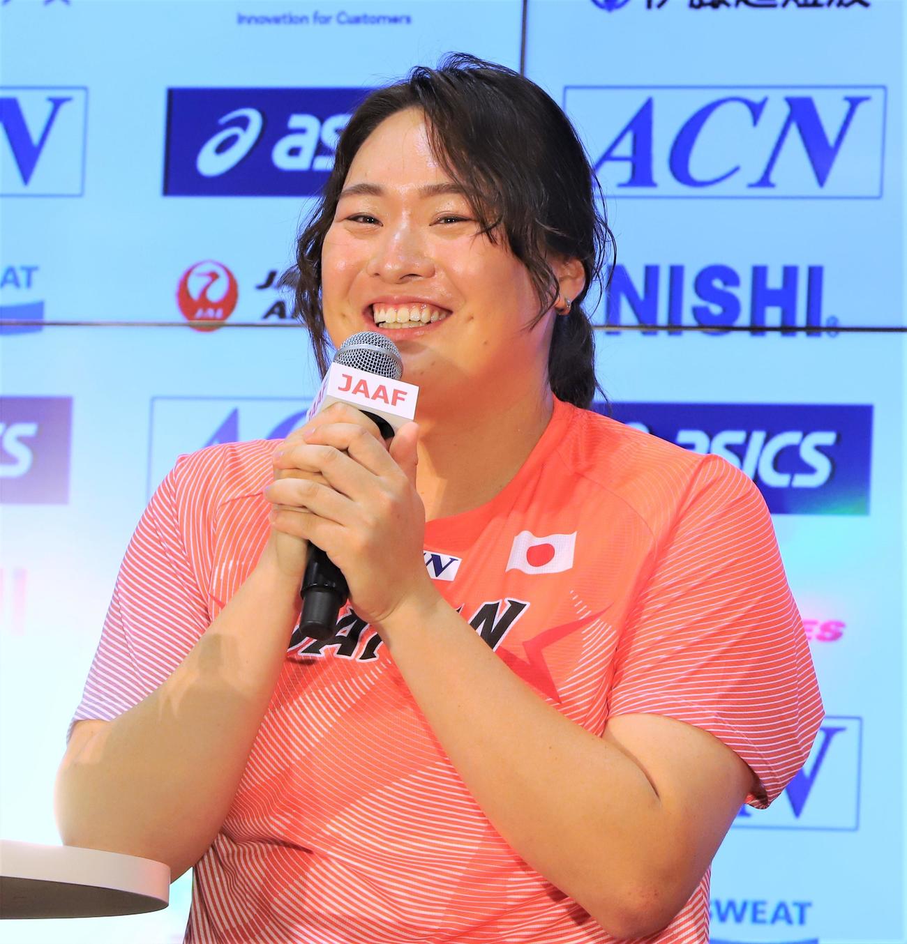 陸上世界選手権の内定者会見に出席した女子やり投げの北口（撮影・藤塚大輔）
