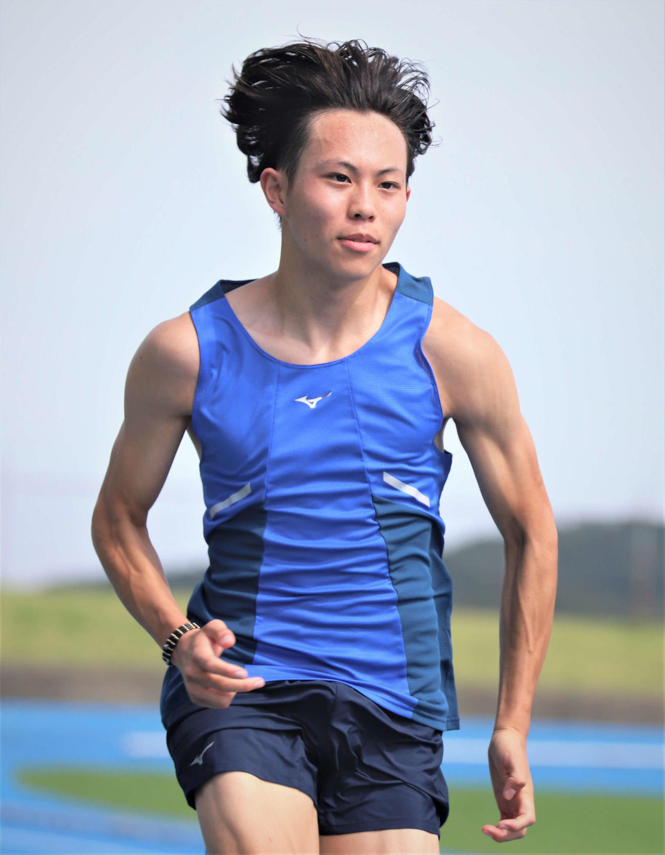 報道陣に練習を公開した陸上男子短距離の清水（撮影・藤塚大輔）