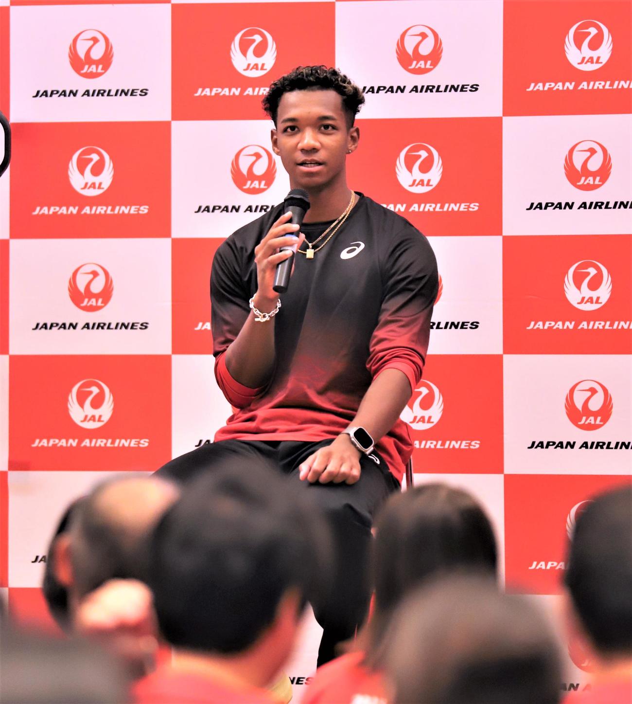 所属先の壮行会に出席した村竹（撮影・藤塚大輔）