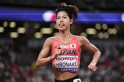 女子10000m　力走する広中璃梨佳（共同）
