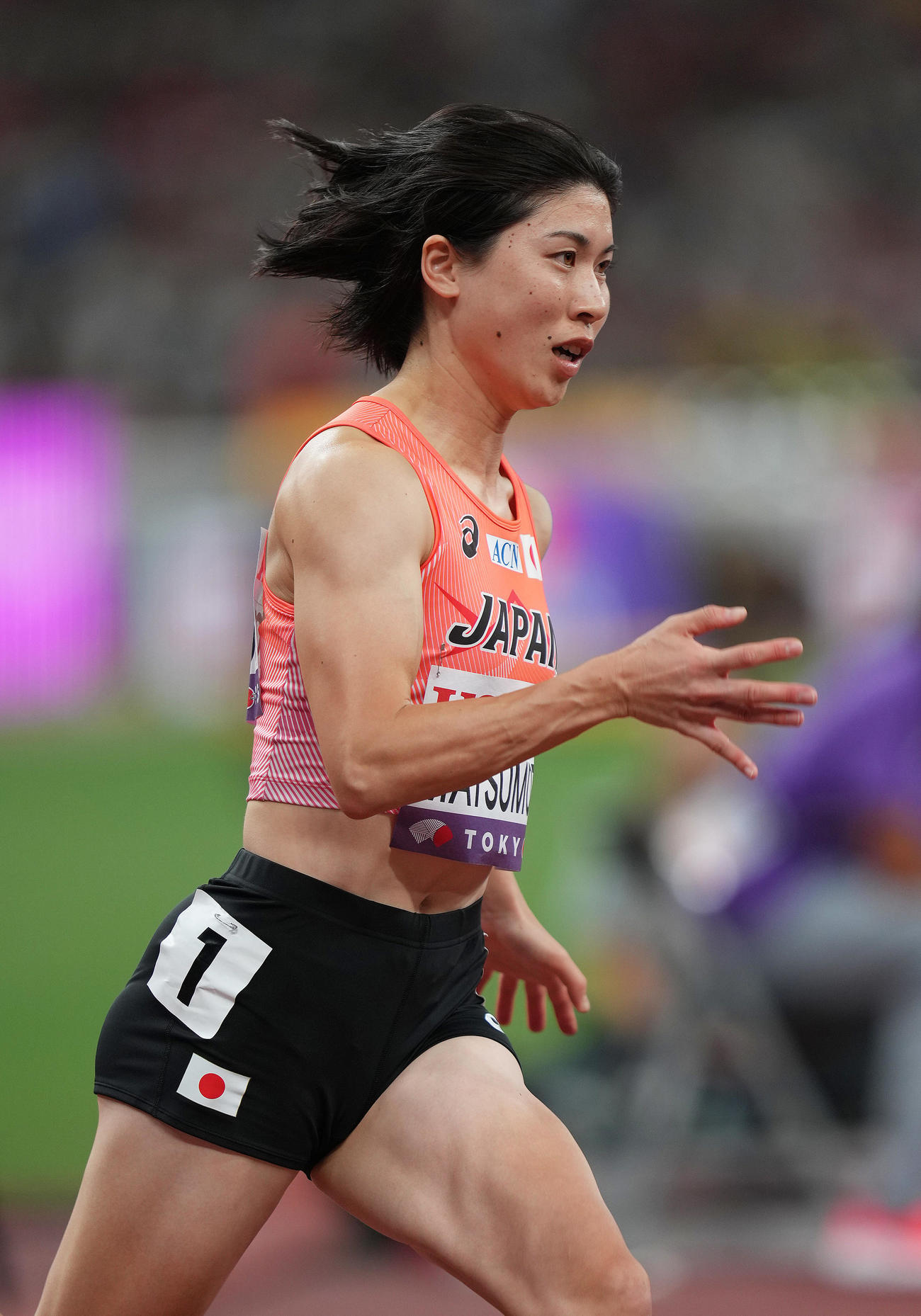 女子400メートル予選で力走する松本（撮影・足立雅史）