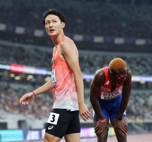 男子200メートル予選　準決勝進出を決めた鵜沢（撮影・宮地輝）