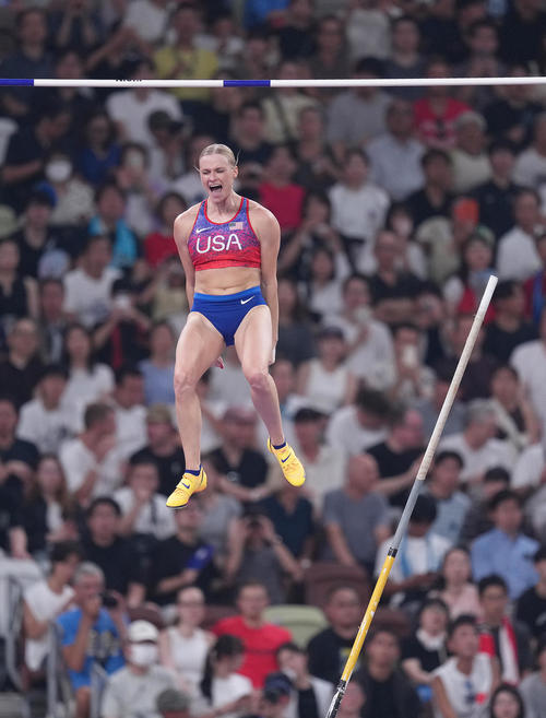 女子棒高跳びで金メダルを獲得した米国のムーン（撮影・足立雅史）