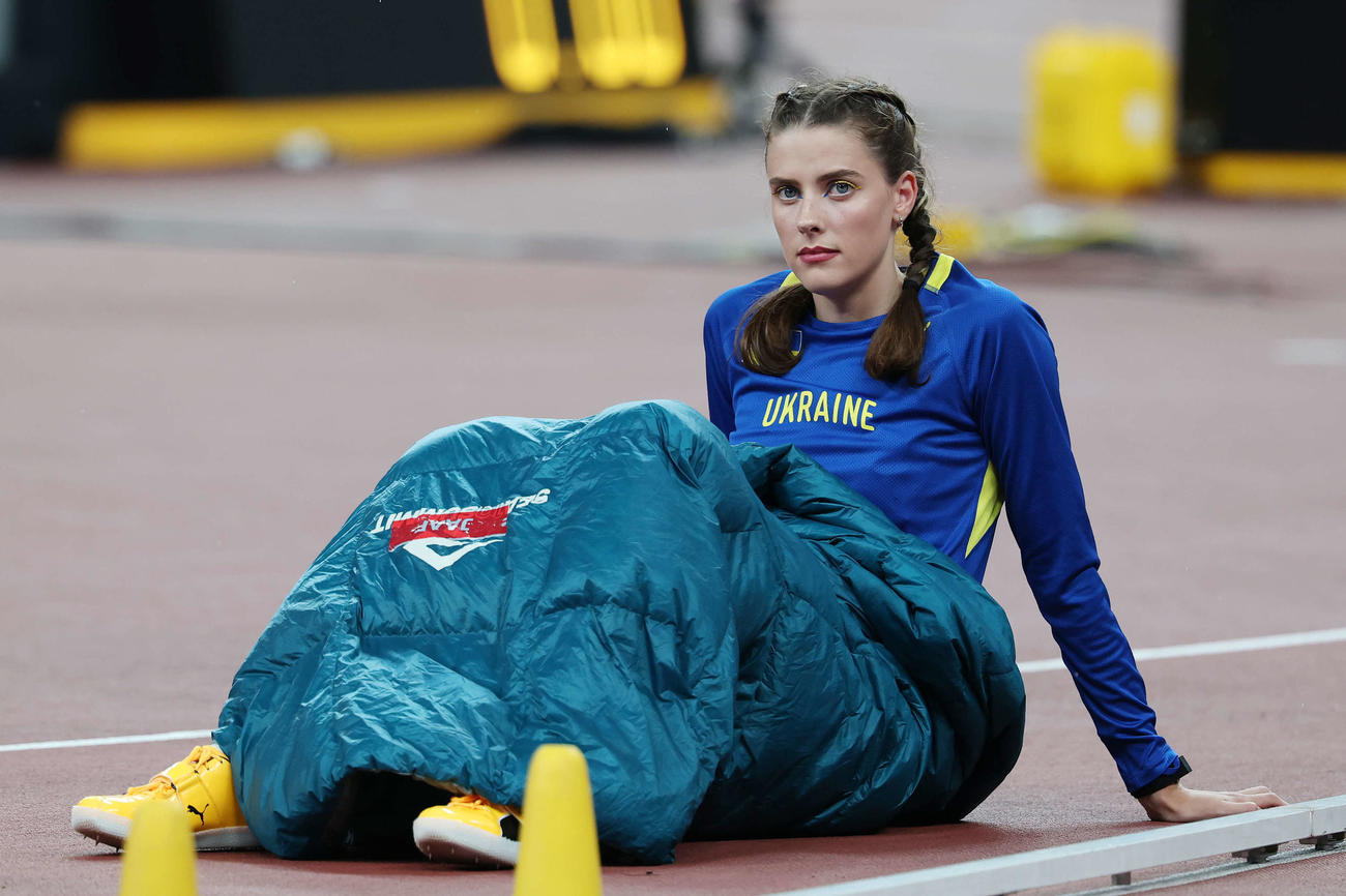 女子走り高跳び予選　出番を待つウクライナのマフチフ（撮影・宮地輝）