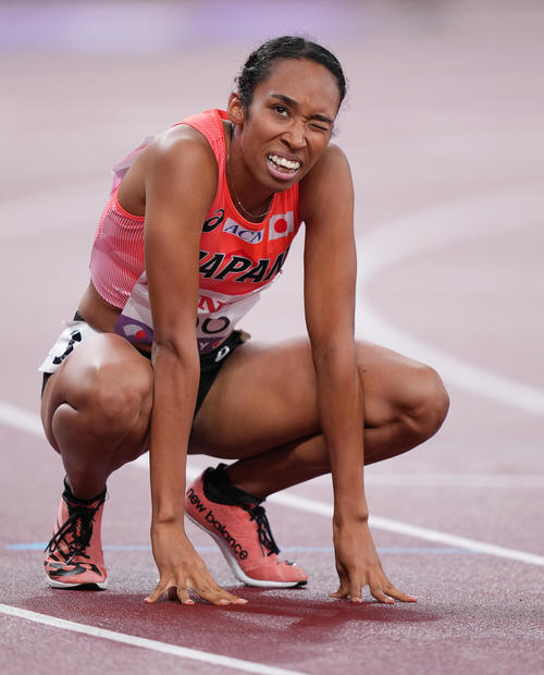 女子200メートル準決勝で敗退となり厳しい表情を見せる井戸（撮影・足立雅史）