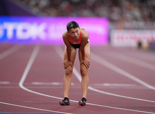 女子800メートル予選で敗退となった久保（撮影・足立雅史）