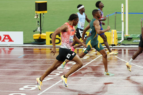 男子400メートル決勝　6位でゴールする中島（撮影・宮地輝）
