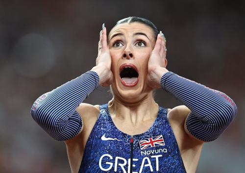 女子200ｍ決勝　2位に入り驚きの表情のハント（ロイター）