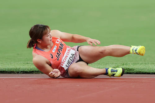 女子やり投げ予選　3投目をファウルと判定される上田（撮影・宮地輝）