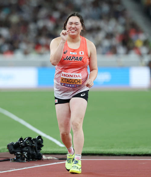 女子やり投げ予選　1投目を終えた北口（撮影・宮地輝）