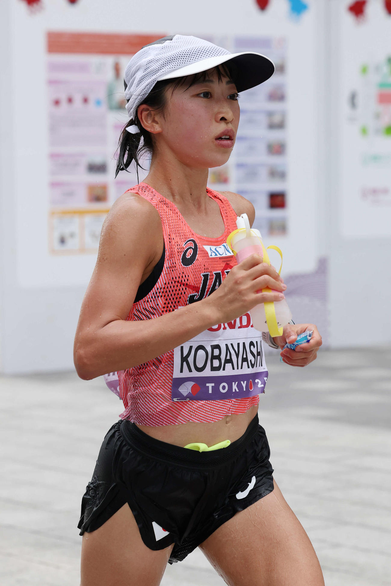女子マラソン　力走する小林（撮影・宮地輝）