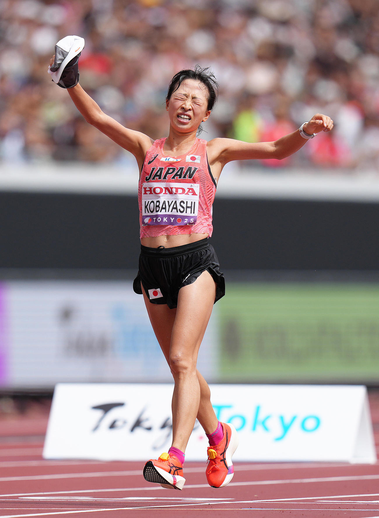 女子マラソンで7位入賞を果たした小林（撮影・足立雅史）