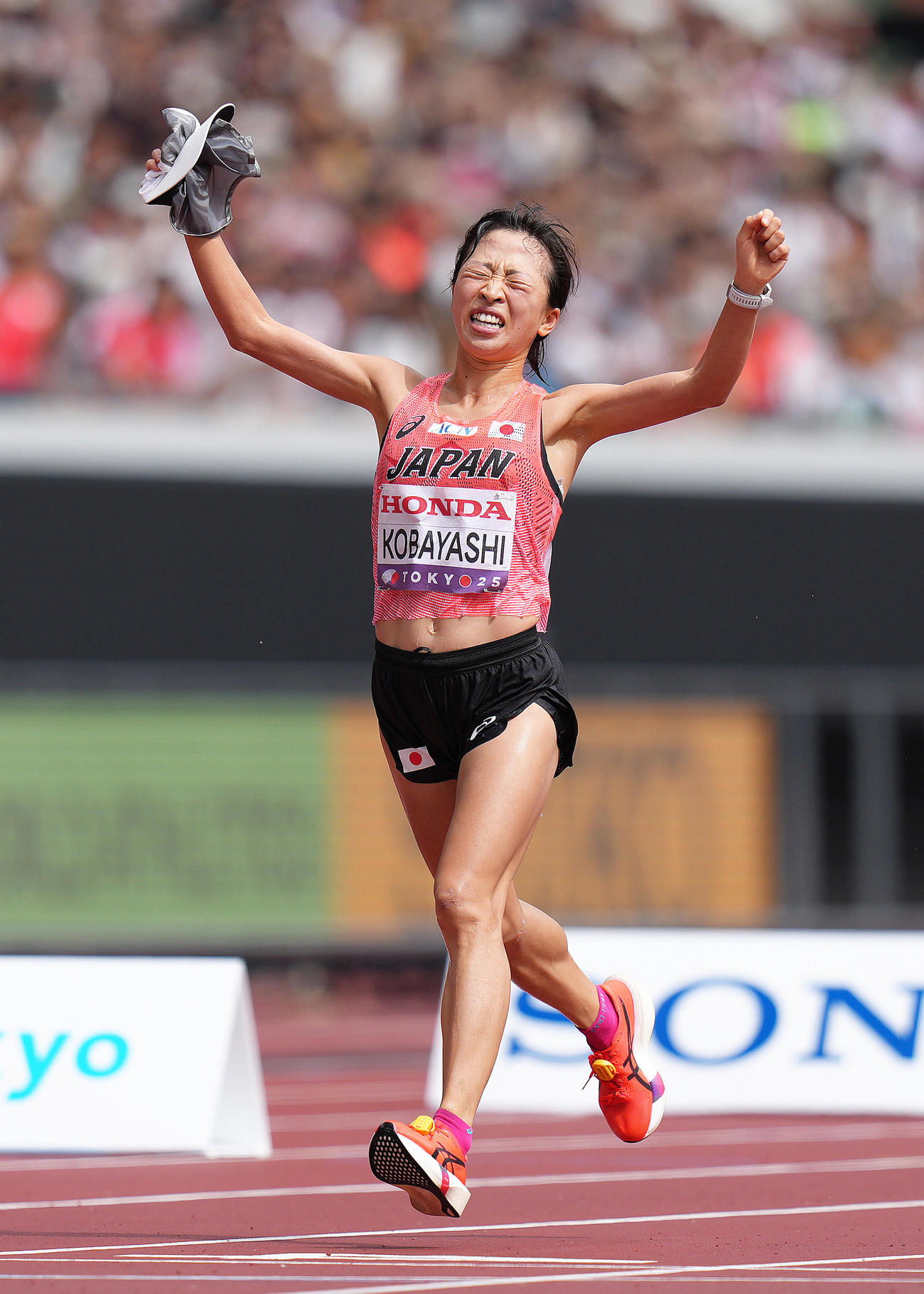 女子マラソンで7位入賞を果たした小林（撮影・足立雅史）