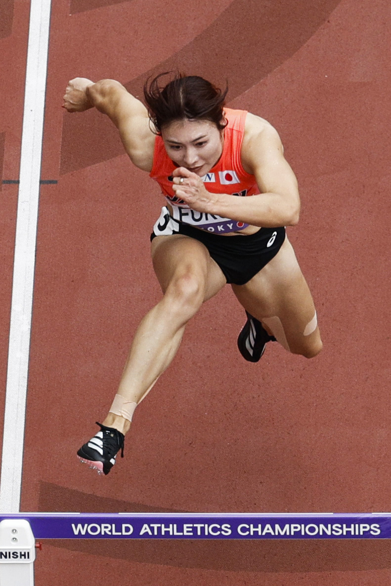 女子100メートル障害予選　力走する福部真子
