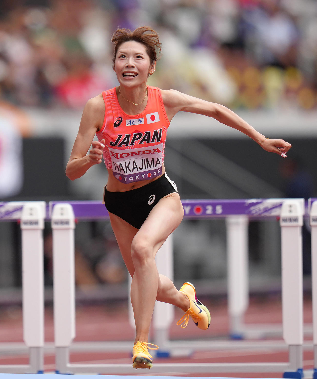 女子100メートル障害予選で準決勝進出を決めた中島（撮影・足立雅史）