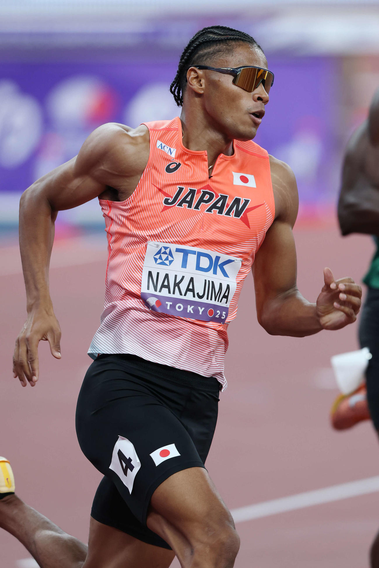 男子400メートル予選　力走する中島（撮影・宮地輝）