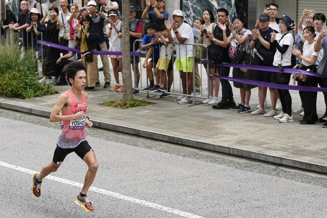 男子マラソン　力走する吉田祐也＝東京都内（共同）