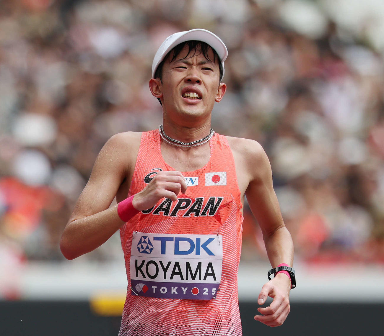 男子マラソン　ゴールした小山（撮影・宮地輝）