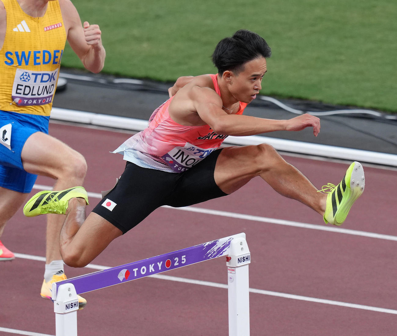 男子400メートル障害予選で力走する井之上（撮影・足立雅史）