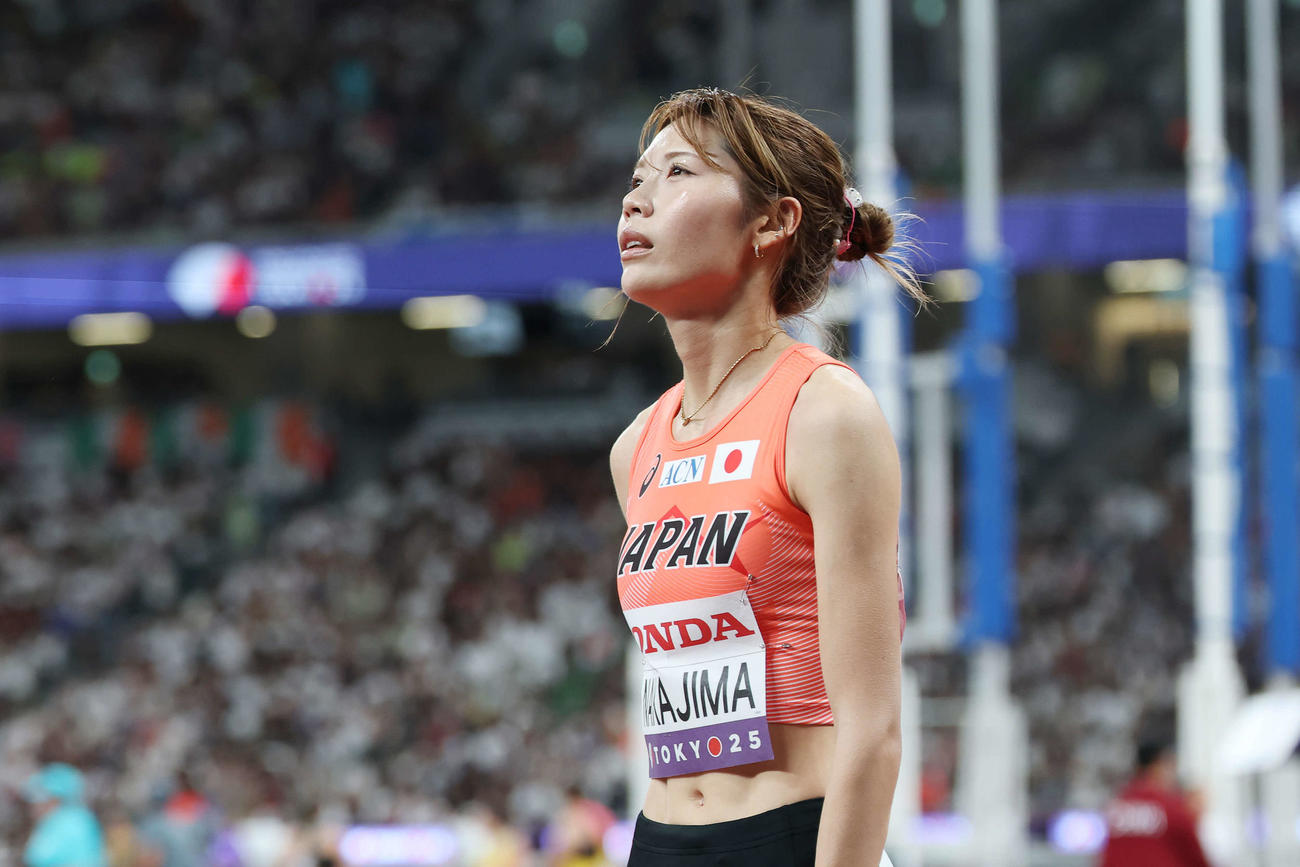 女子100メートル障害準決勝　決勝進出できず悔しい表情を見せる中島（撮影・宮地輝）