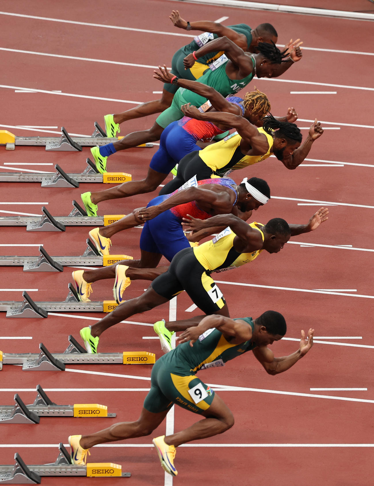 男子100m決勝　スタートの様子（ロイター）