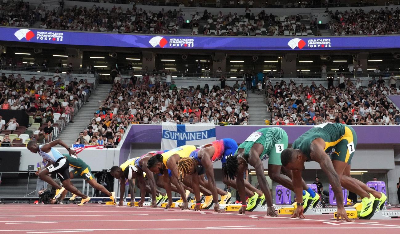 男子100m決勝のスタートではフライングが発生（ロイター）