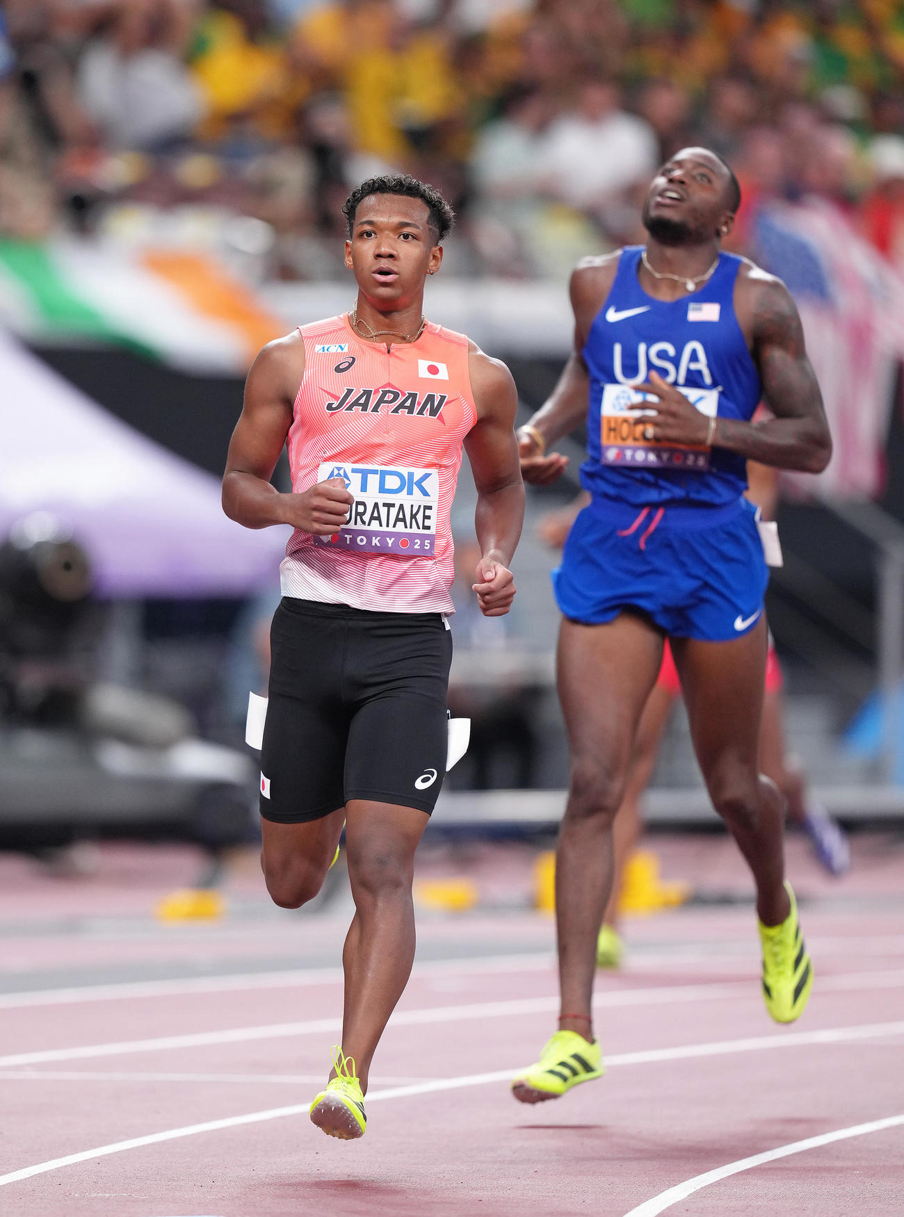 男子110メートル障害予選　準決勝進出を決めた村竹（撮影・足立雅史）