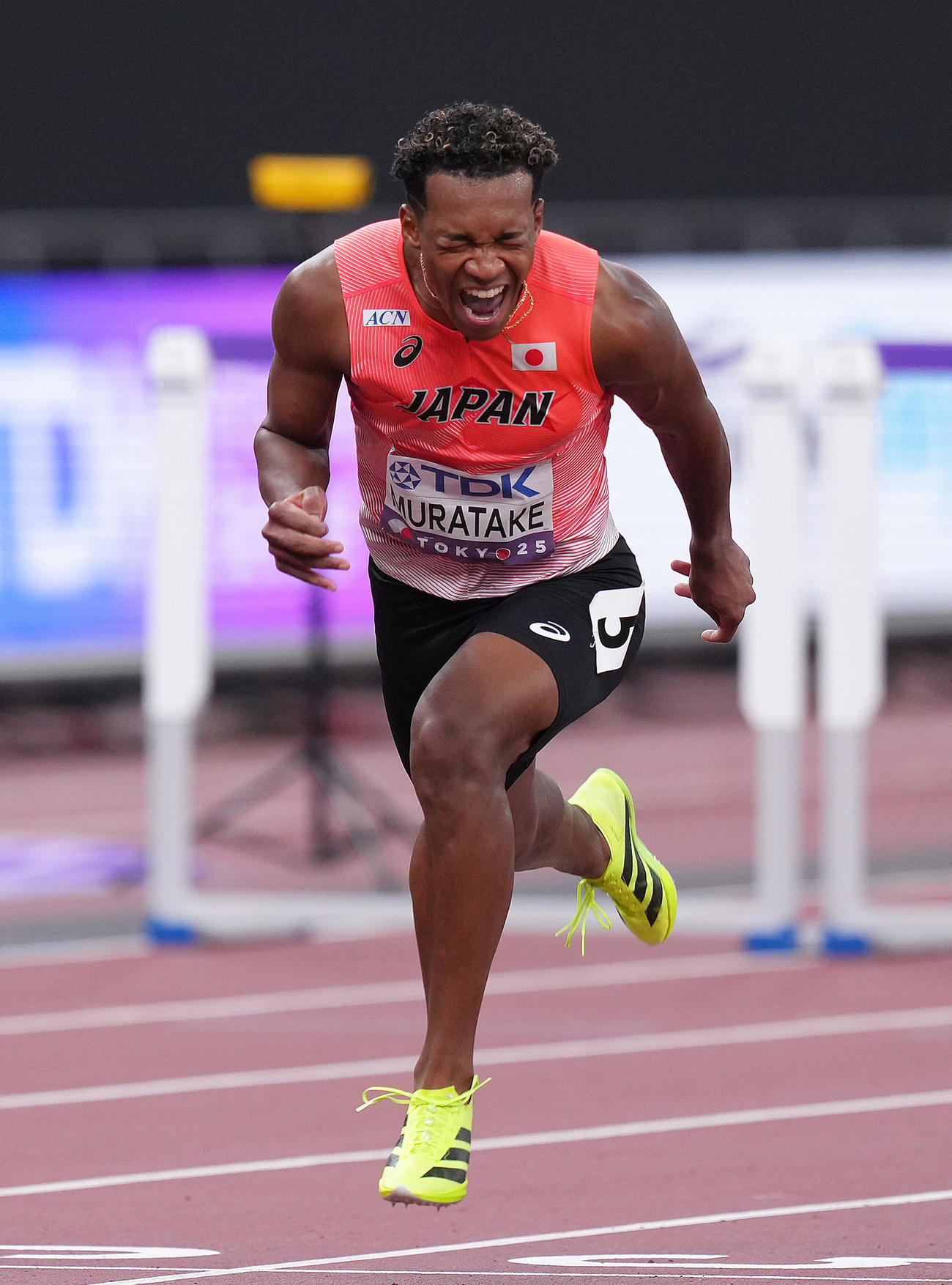 男子110メートル障害決勝　5着の村竹（撮影・足立雅史）